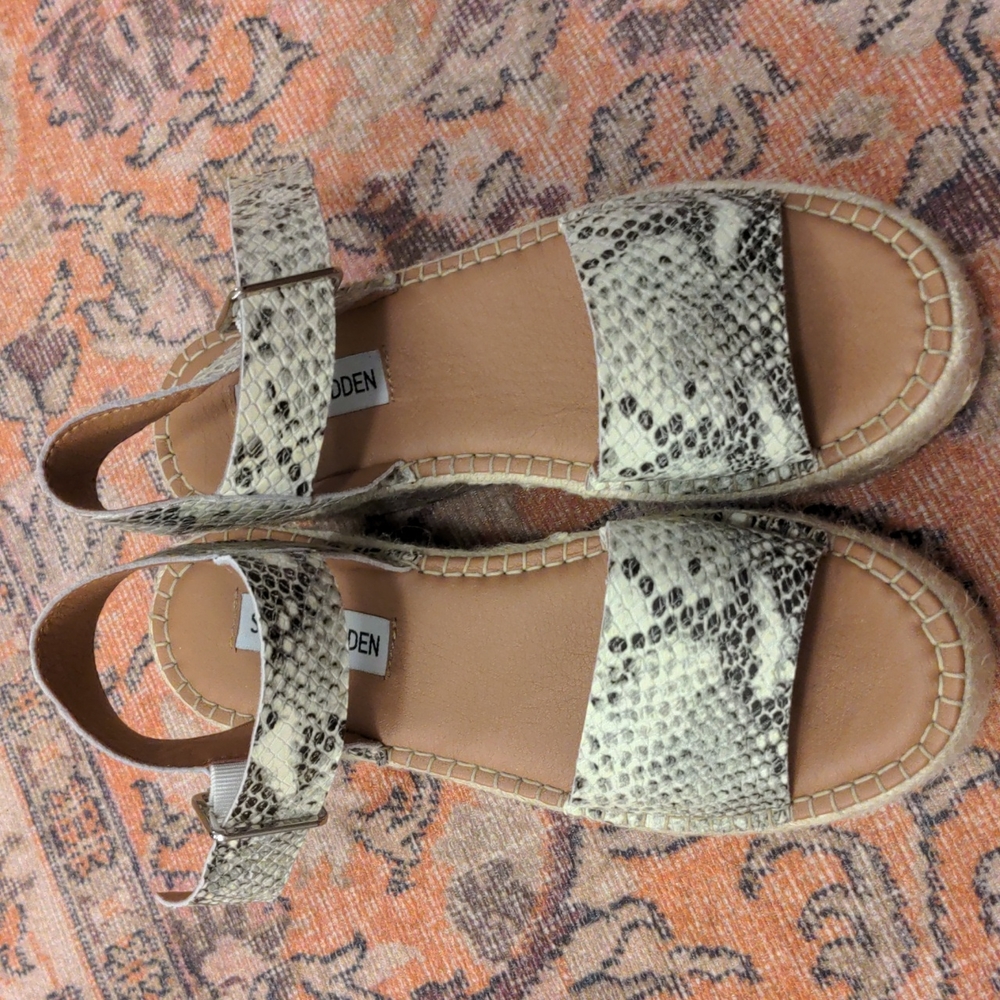 Steve Madden platform sandals
